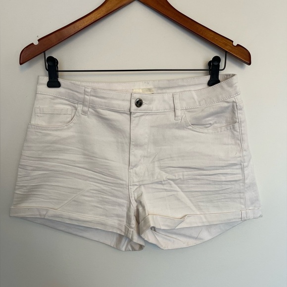 H&M Women's White Shorts size 8 - Picture 3 of 5